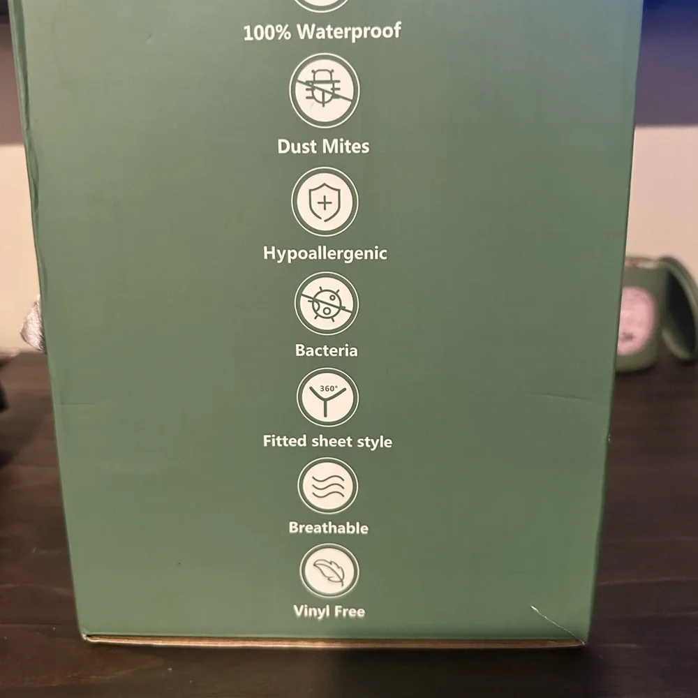 Green Mattress Protector - King Size